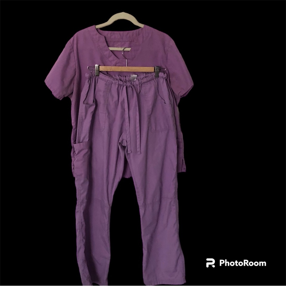Comfy Butter Soft Large Lilac Scrub Set